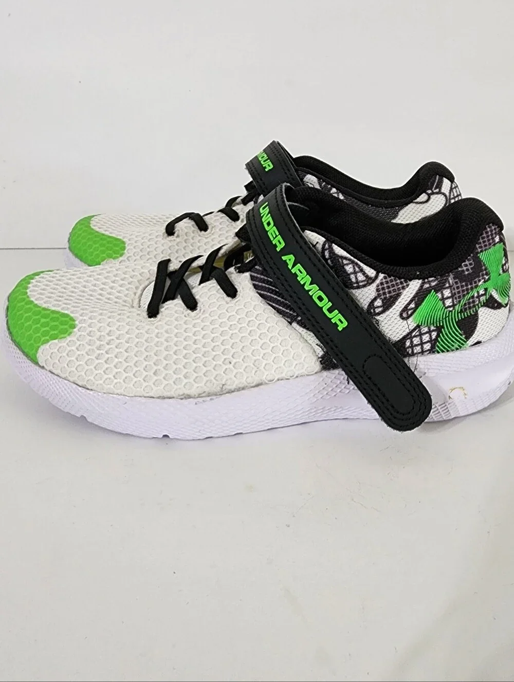 Under Armour Boys 2Y Pre-School UA Pursuit 2 Big Logo AC Colorshift Shoes